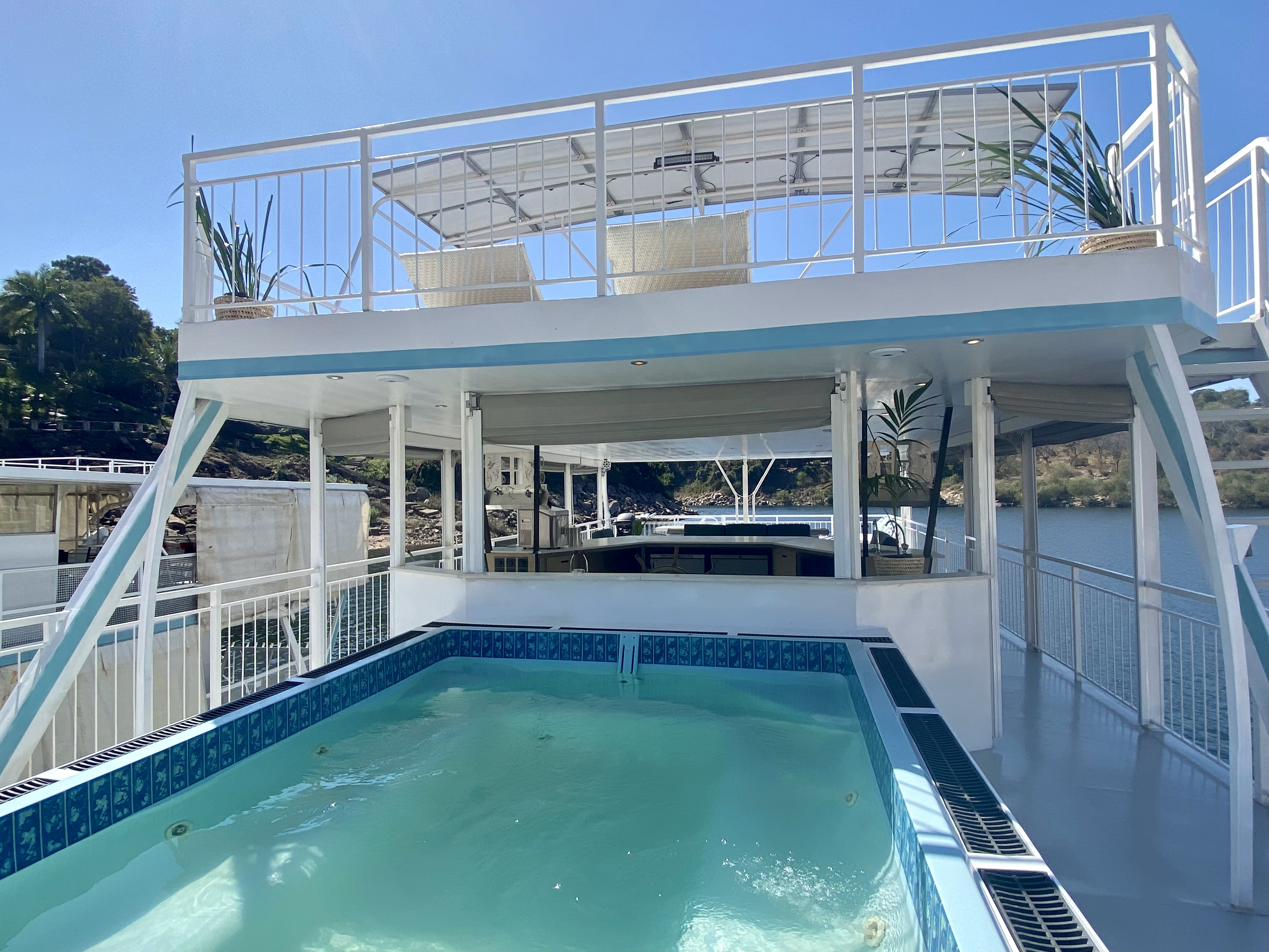 Splash Pool - Middle deck